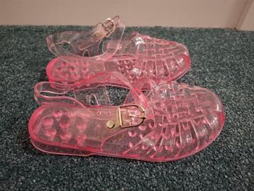 Waterschoenen roze maat 30 beschikbaar voor biedingen