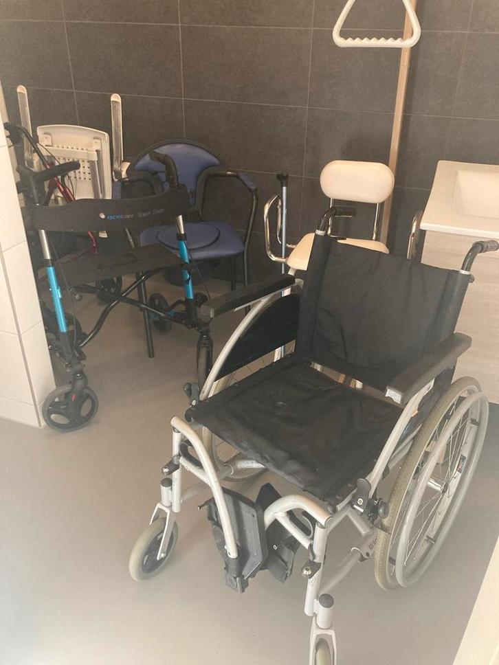 Diverse verpleeg middelen, Diversen, Verpleegmiddelen, Ophalen