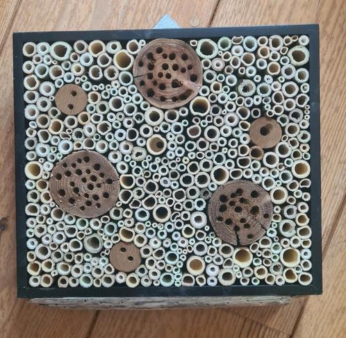 Bijenhotel, insectenhotel, vierkant, zwart (model ZTD), Tuin en Terras, Tuinwanddecoratie, Nieuw, Ophalen of Verzenden