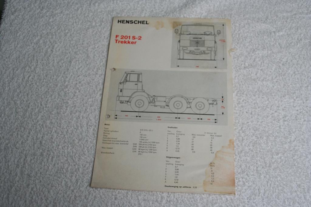 Folder Hanomag Henschel F 201 S-2 trekker (circa 1974), Boeken, Auto's | Folders en Tijdschriften, Ophalen of Verzenden, Gelezen