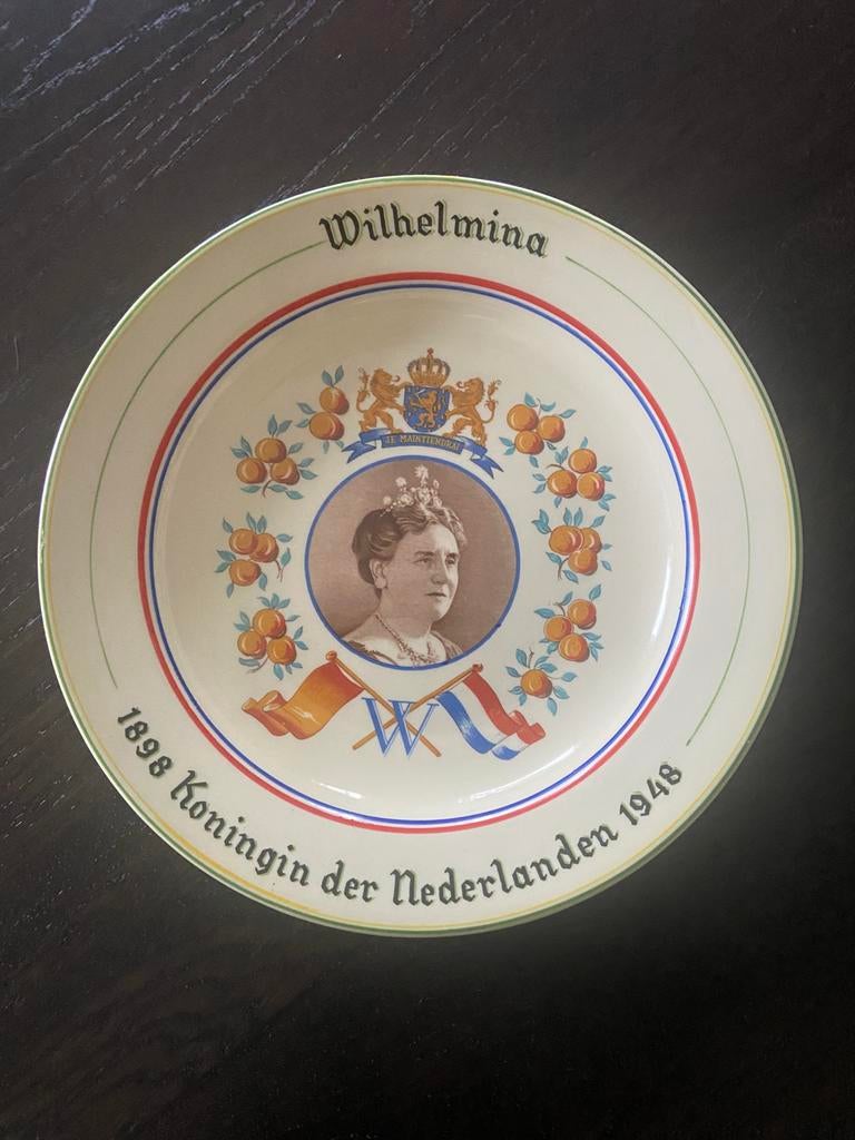 Bord, Verzamelen, Koninklijk Huis en Royalty, Ophalen, Zo goed als nieuw, Servies