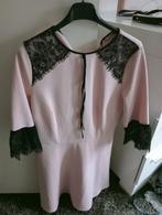 Roze jurk met zwarte details - Maat M, Maat 38/40 (M), Cocktailjurk, Ophalen of Verzenden, Roze