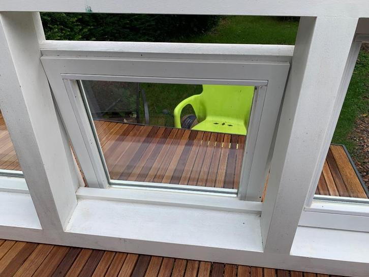 Kozijn met drie ramen, Doe-het-zelf en Verbouw, Glas en Ramen, Zo goed als nieuw, Gevelraam of Ruit, Minder dan 80 cm, 160 cm of meer