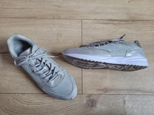 FITTERS zilveren sneakers maat 44 ~ PB0403, Kleding | Dames, Schoenen, Zo goed als nieuw, Sneakers of Gympen, Overige kleuren