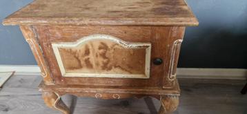 Prachtig brocante bijzet kastje (brocante) beschikbaar voor biedingen