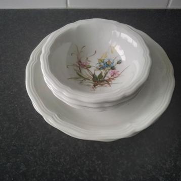 Seltman weiden marie luise :2 grote en 3 kleine schalen beschikbaar voor biedingen