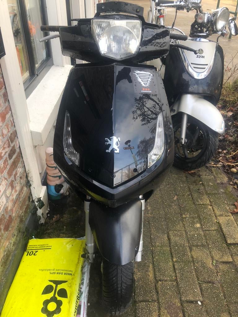 Loop of sloop Peugeot New vivacity en Sym Cello, Fietsen en Brommers, Snorfietsen en Snorscooters, Zo goed als nieuw, Peugeot