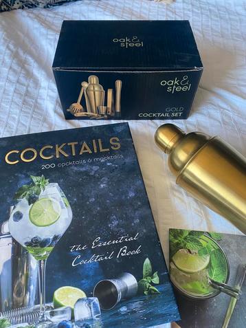 Cocktail recepten boek en cocktailshaker shaker oak & steel beschikbaar voor biedingen