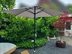 Parasol ca 3mtr grijs beige kan met grondanker grondschroef, Tuin en Terras, Parasols, Ophalen, Zo goed als nieuw, 2 tot 3 meter