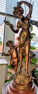 Mooi antiek bronzen beeld op houten pilaar 106cm, Antiek en Kunst, Kunst | Beelden en Houtsnijwerken, Ophalen