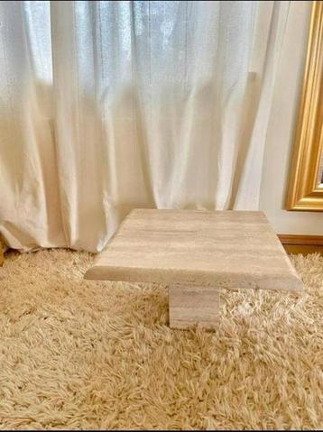 Prachtige travertin salontafel of bijzettafel beschikbaar voor biedingen