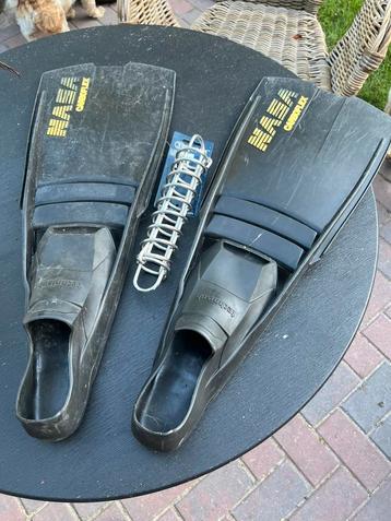 Flippers Zwemvliezen beschikbaar voor biedingen