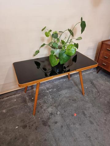 Vintage salontafel met zwart glas jaren 50 Jitona beschikbaar voor biedingen