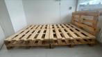 Slaapkamer te koop. Bed matras en bureau, Doe-het-zelf en Verbouw, Hout en Planken, Ophalen, Zo goed als nieuw, Minder dan 200 cm