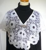 541 VICTORIAANS KANTEN CAPE (nieuw) Dickens stijl, Ophalen of Verzenden, Nieuw