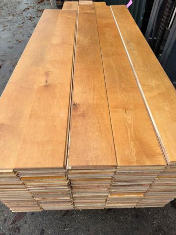 Esdoorn/ Ahorn/ Maple vloer 46 m2 18 cm breed 2,5 cm dik. beschikbaar voor biedingen