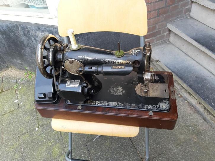 Singer naaimachine, elektrisch vintage uit 1949, prima staat, Hobby en Vrije tijd, Naaimachines en Toebehoren, Gebruikt, Naaimachine
