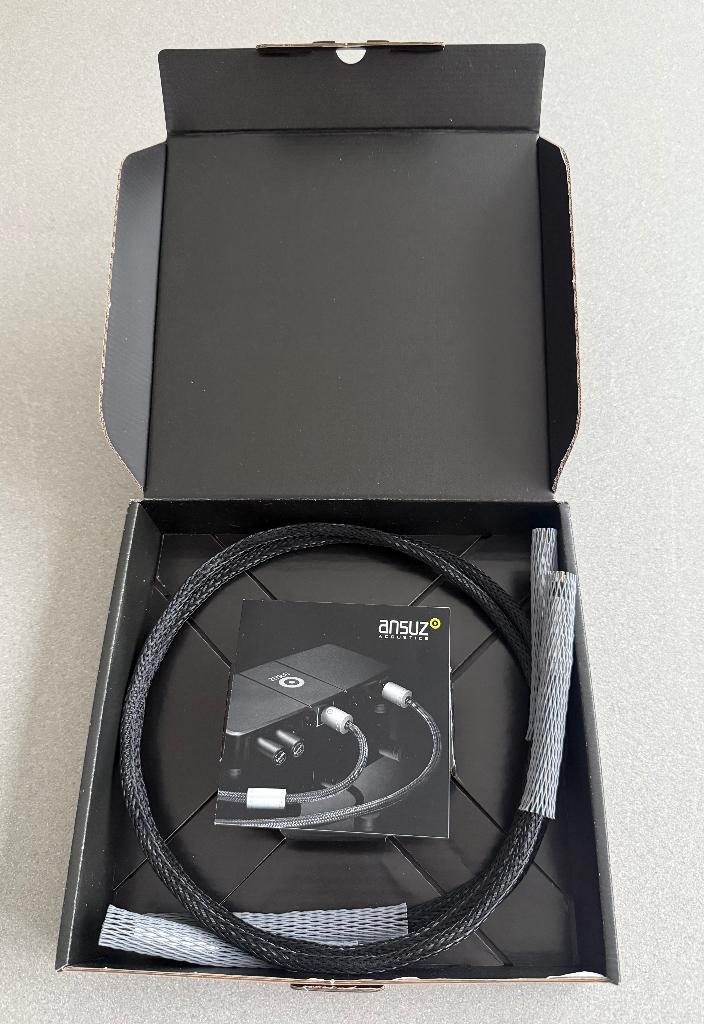 Ansuz Acoustics Signalz A2 interlinks (RCA) 1 meter., Audio, Tv en Foto, Audiokabels en Televisiekabels, Zo goed als nieuw, Interlink-kabel