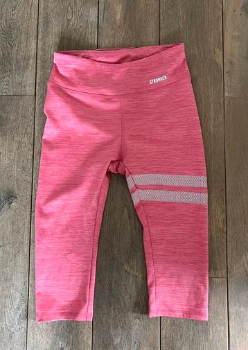 Korte legging Stronger small beschikbaar voor biedingen