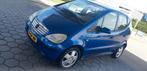 Mercedes-Benz A-Klasse 1.4 A140  2000 Blauw Avantgarde, Auto's, Mercedes-Benz, Voorwielaandrijving, USB, 4 cilinders, Leder en Stof