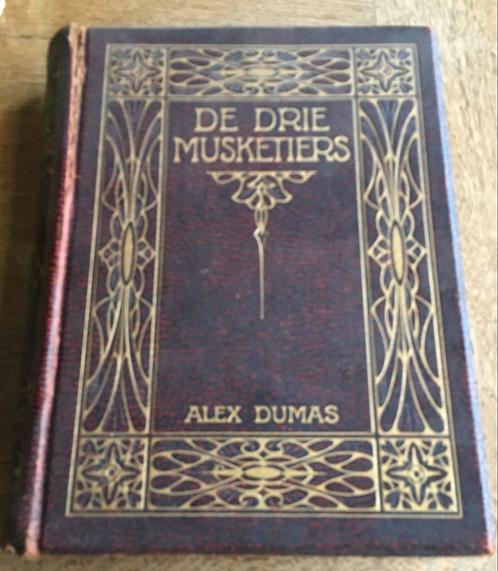 Drie Musketiers - Alexander Dumas met illustraties in kleur, Antiek en Kunst, Antiek | Boeken en Bijbels, Ophalen of Verzenden