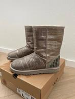 UGG classic short lizard limited edition maat 38, Ophalen, Zo goed als nieuw