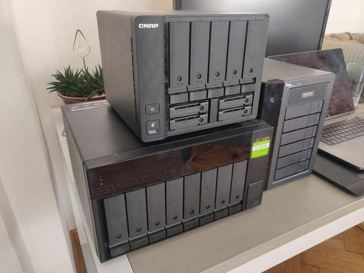 QNAP TS-h973AX + QNAP TL-D800C set (diskless), Computers en Software, Harde schijven, Zo goed als nieuw, Desktop, Extern, HDD