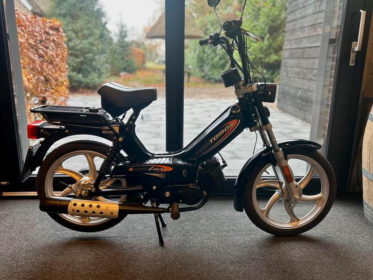 Tomos Luxe 2016 Zwart 95 KM gelopen, Fietsen en Brommers, Brommers | Tomos, Nieuw, Overige modellen, Maximaal 25 km/u, Ophalen