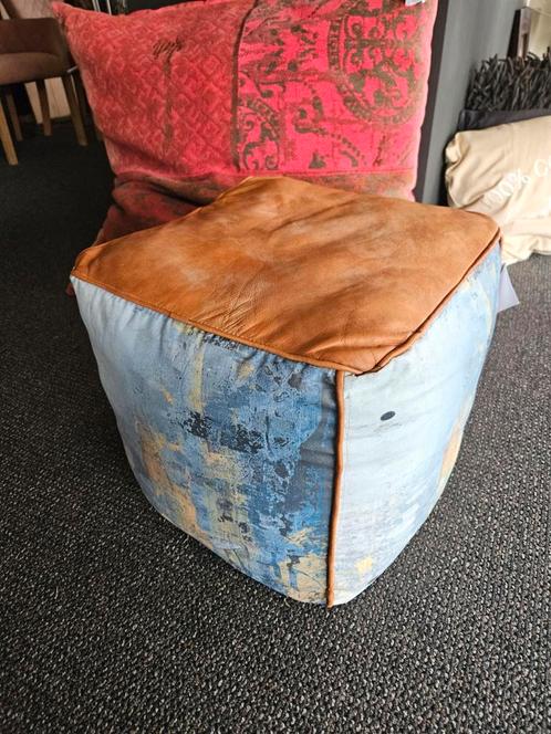 Poef Canvas echt leer blauw cognac vintage ptmd opruiming, Huis en Inrichting, Banken | Voetenbanken en Poefen, Nieuw, Rond, Leer
