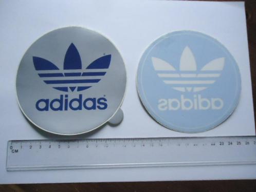 sticker oud ADIDAS origineel logo retro plastic groot merk, Verzamelen, Stickers, Zo goed als nieuw, Bedrijf of Vereniging, Verzenden