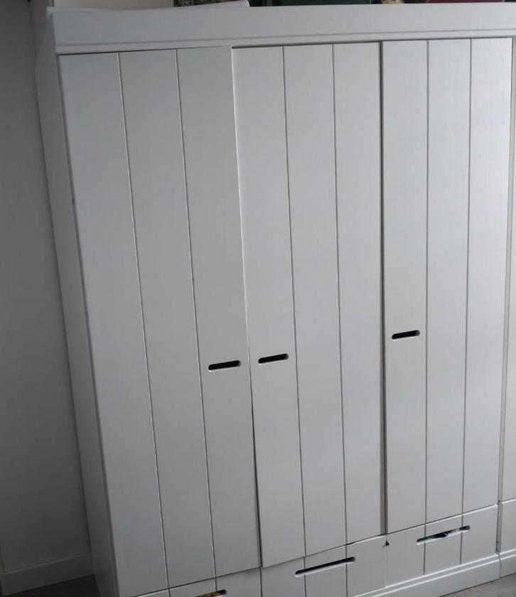 GELIJK OPHALEN! WOOOD 3 Deurs Kledingkast, Grenen hout!, Kinderen en Baby's, Kinderkamer | Commodes en Kasten, Zo goed als nieuw