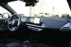 BMW 1 Serie 120 M Sport Automaat / Panoramadak / Sportstoele, Zwart, 156 pk, Bedrijf, 3 cilinders