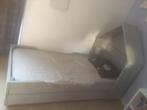 Bed (met huisje), Kinderen en Baby's, Kinderkamer | Bedden, Ophalen, 85 tot 100 cm, Gebruikt, Matras
