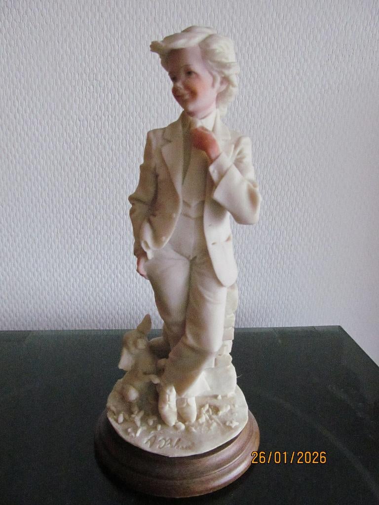 Beeldje Capodimonte by A. BELCARI jongen met hond 1985, Ophalen, Zo goed als nieuw, Mens