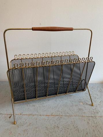 Krantenbak vintage 50’s jaren 50 45x20x42m metaal teak beschikbaar voor biedingen