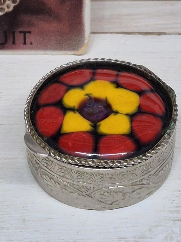 Pillendoosje met glas mozaïek in de deksel, Antiek en Kunst, Curiosa en Brocante, Ophalen of Verzenden