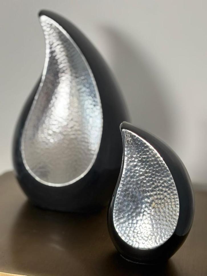 Urn Traan Zwart, Huis en Inrichting, Overige Huis en Inrichting, Nieuw, Verzenden