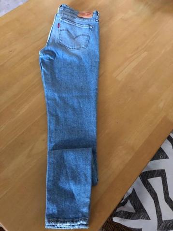Te koop Levi's skinny spijkerbroek dames maat 24 beschikbaar voor biedingen