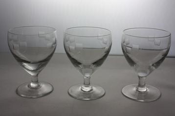 3 oude Franse glaasjes, puntgaaf beschikbaar voor biedingen