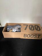 Adidas Yeezy Boost 700 V2 Tephra - Nieuw!, Ophalen of Verzenden, Nieuw, Overige kleuren, Sneakers of Gympen