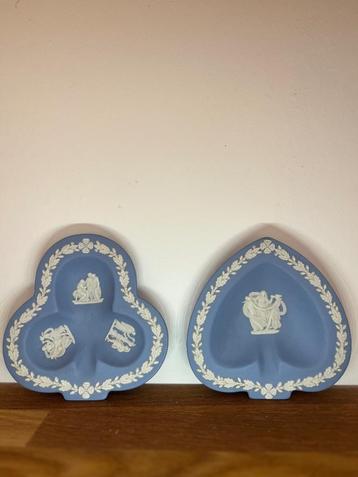 Vintage 2 schaaltjes / asbakjes Wedgwood Jasperware beschikbaar voor biedingen