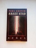 Broze Stad - Paul Auster, Boeken, Ophalen of Verzenden, Gelezen