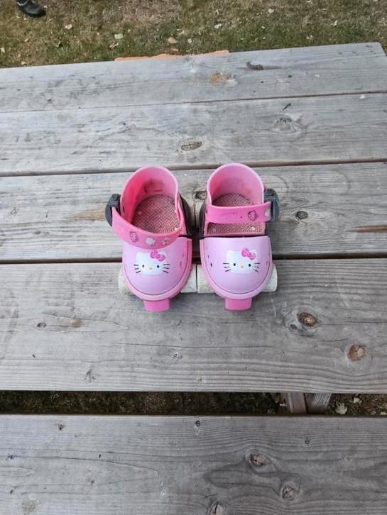 Verstelbare rolschaatsen Hello Kitty - 3 tot 6 jaar, Kinderen en Baby's, Speelgoed | Buiten | Rolschaatsen, Zo goed als nieuw