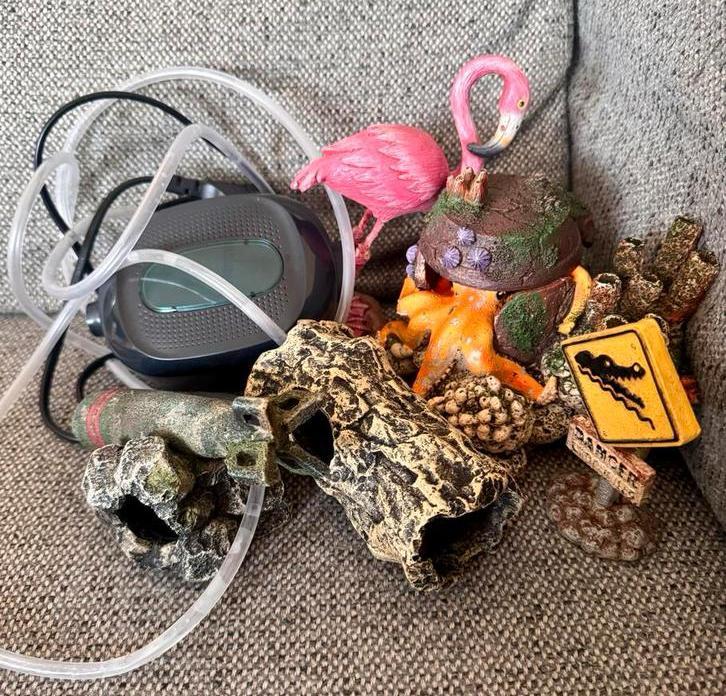 Aquarium decoratie en zuurstof luchtpomp, Dieren en Toebehoren, Vissen | Aquaria en Toebehoren, Gebruikt, Sierelement, Ophalen of Verzenden