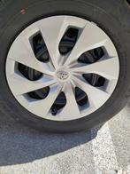1x Toyota Yaris Cross / Auris 16 inch Origineel wielkap, Ophalen, Zo goed als nieuw