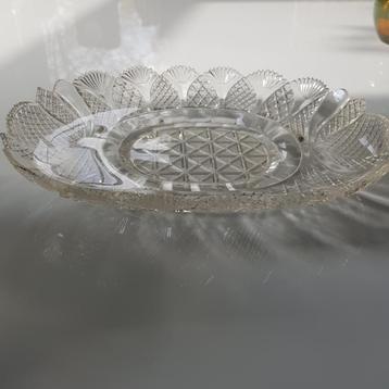Antiek schaal kristal beschikbaar voor biedingen