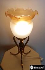 Brocante tafellamp met olie lamp kap glas goud messing voet