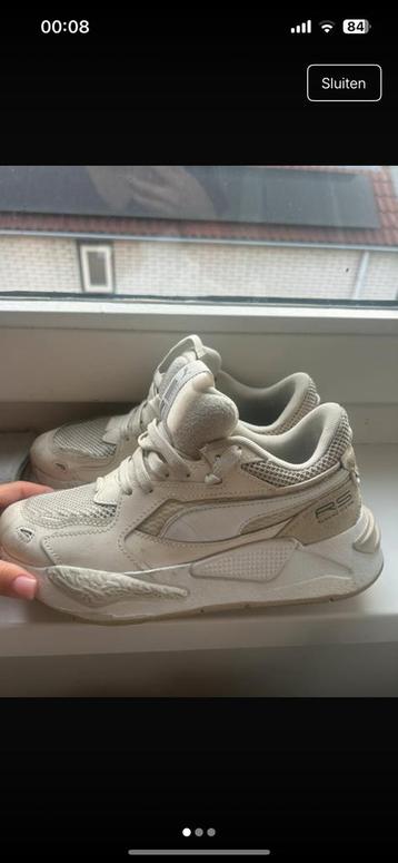 Puma sneakers beschikbaar voor biedingen