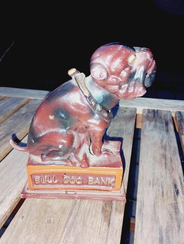 Antieke Bull Dog Bank spaarpot  beschikbaar voor biedingen