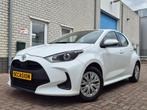 Toyota Yaris 1.0 VVT-i Comfort Airco-Cruise-Navigatie-Led, Voorwielaandrijving, Stof, Gebruikt, Wit